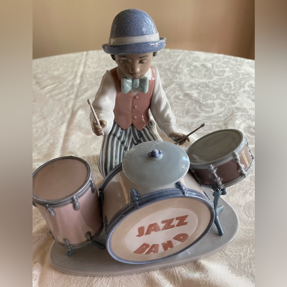 RETIRED 2018 ‘JAZZ DRUMS LLADRO’ item# 01005929